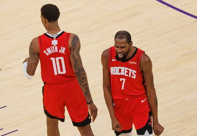 九游娱乐-低命中率18+1，谢泼德获开火权，火箭队极致8人轮换 硬汉锋线上位